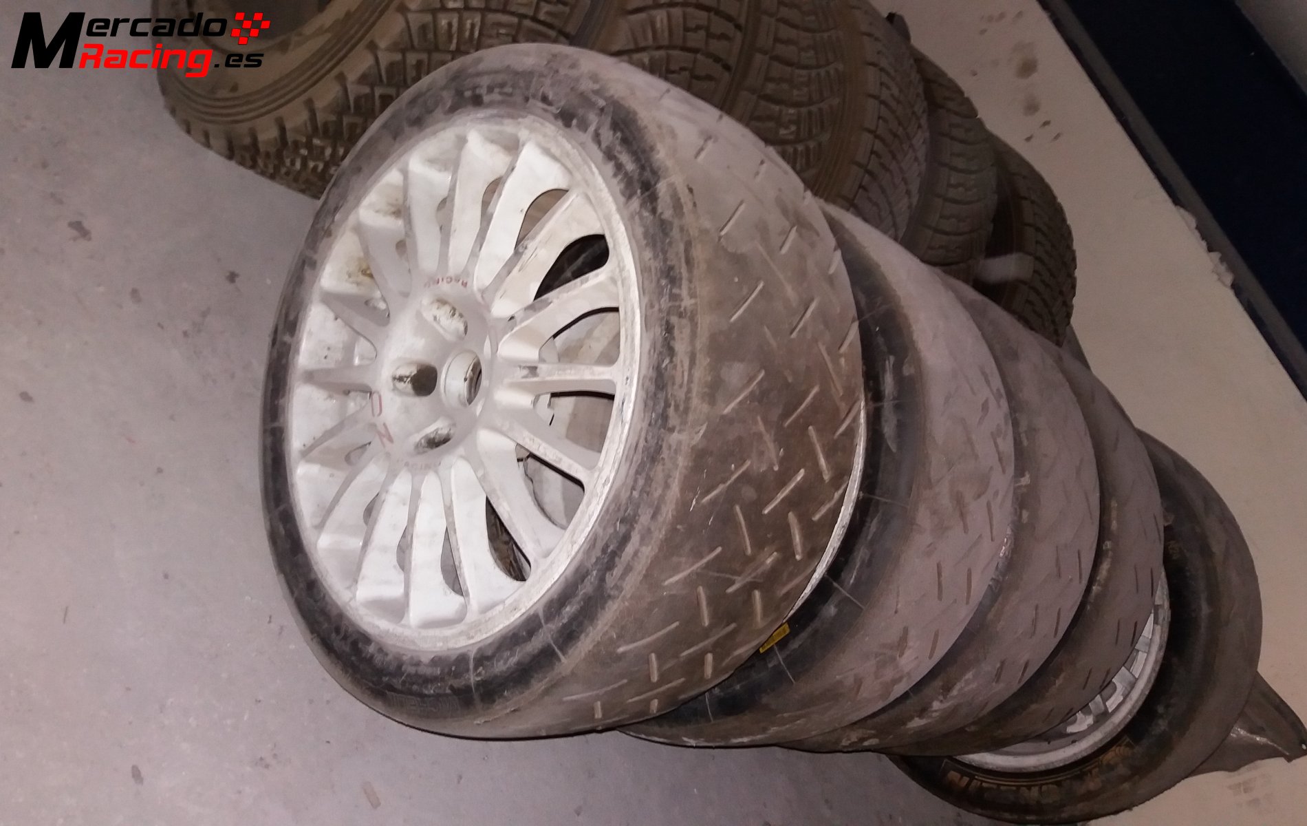 Llantas con spock de mitsubishi 