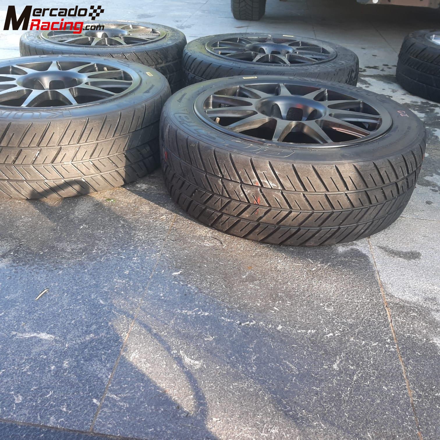 Se venden 8 llantas de 208 r2 semi nuevas!