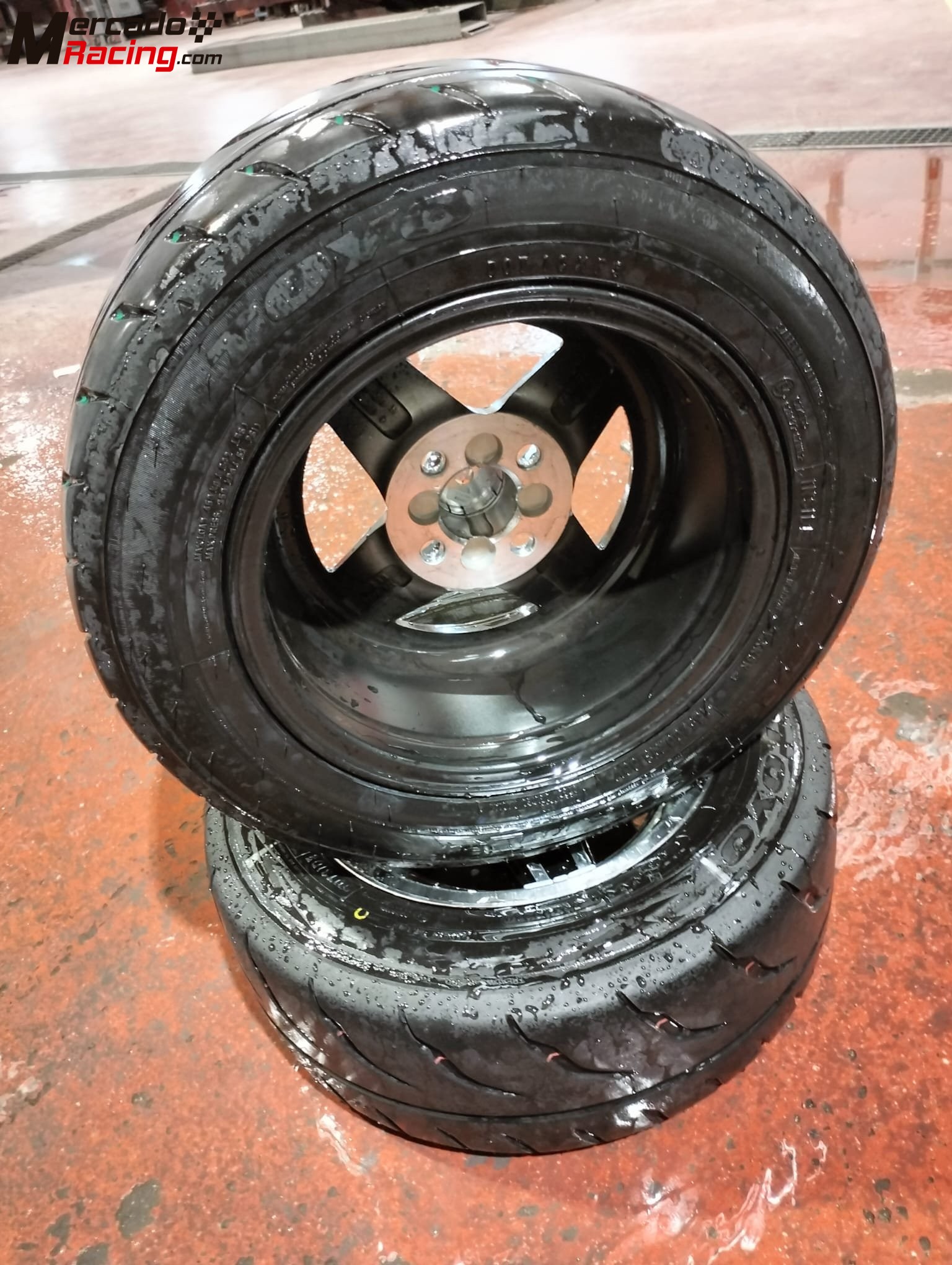 Impecable juego de 4 llantas targa en 7x13 con neumáticos nuevos toyo 185/60/13