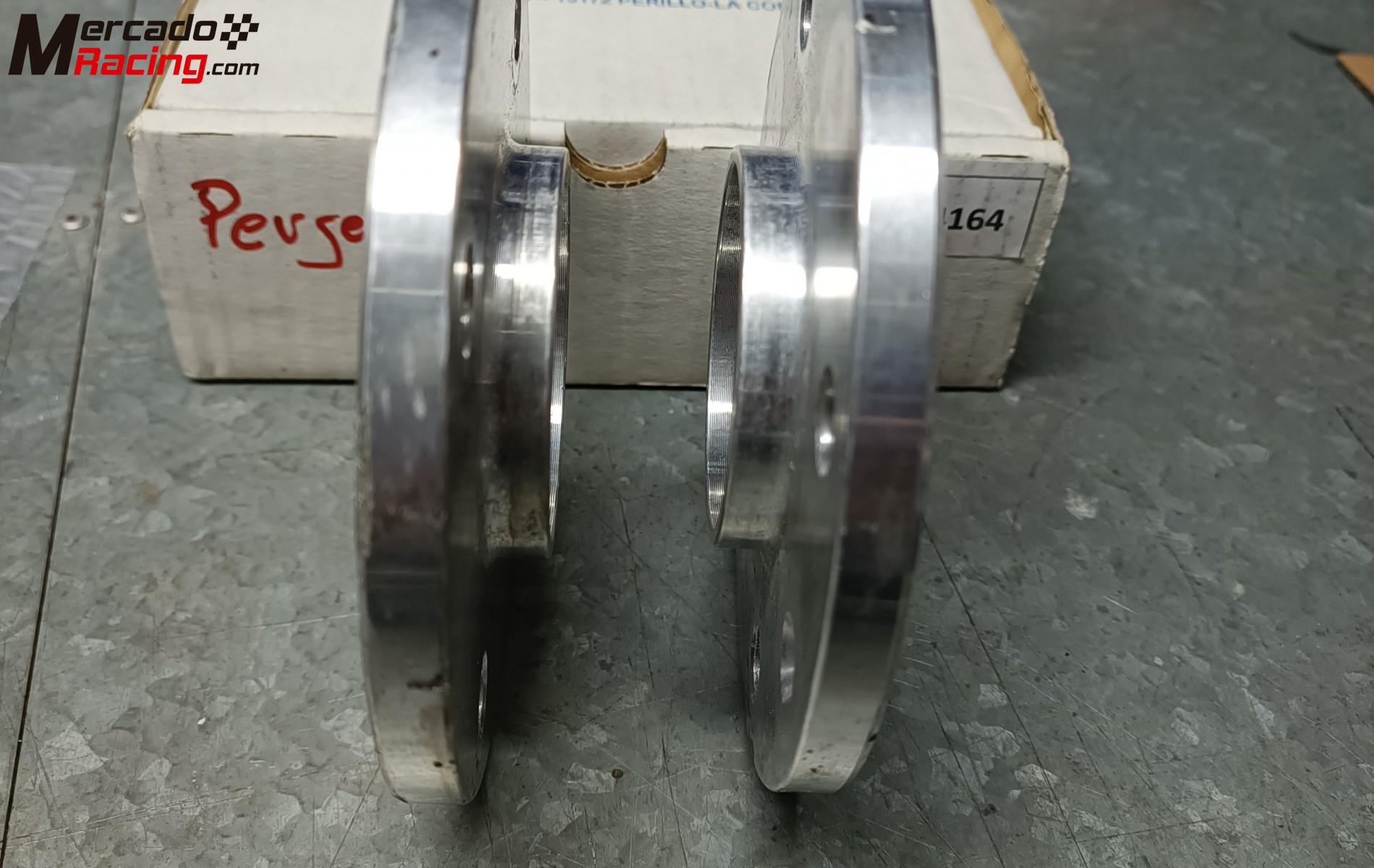 Se vende separadores rallycar 10mm peugeot.