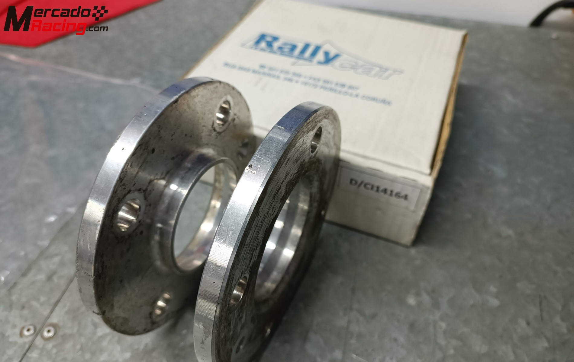 Se vende separadores rallycar 10mm peugeot.