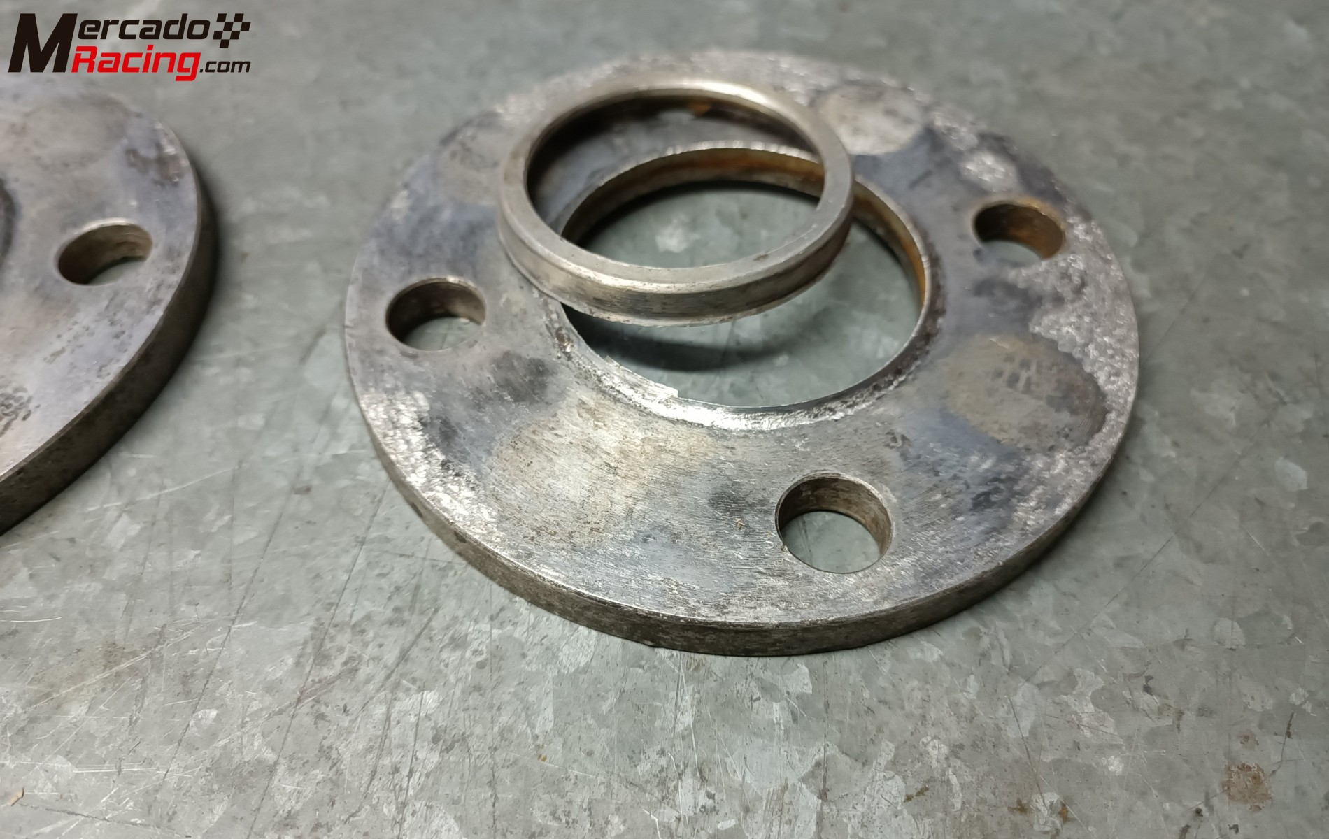 Se vende separadores rallycar 10mm peugeot.