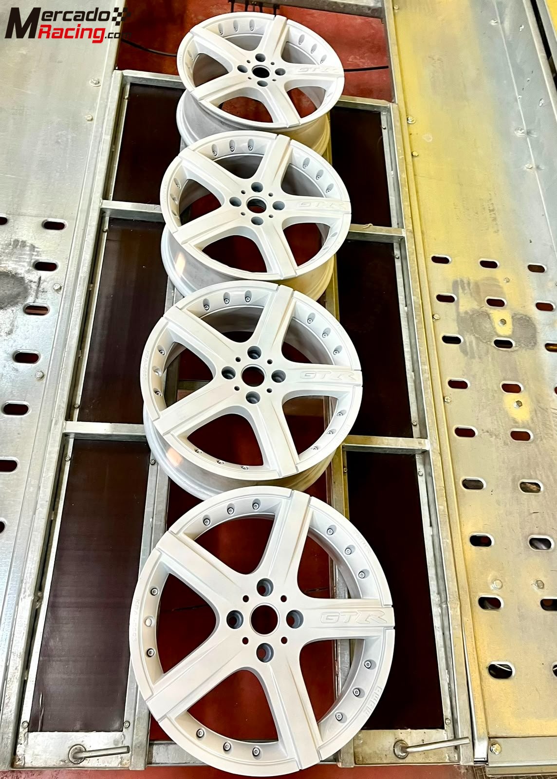 Juego de llantas 17” tornilleria 4x108  et35 