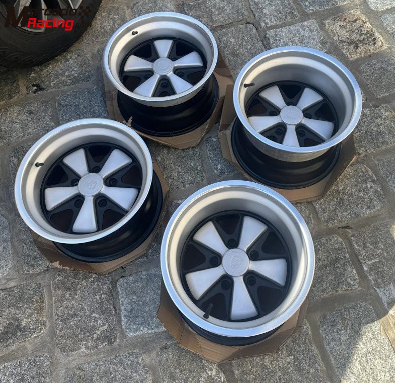 Porsche 911 15×9″ and 15×11″ fuchs wheels