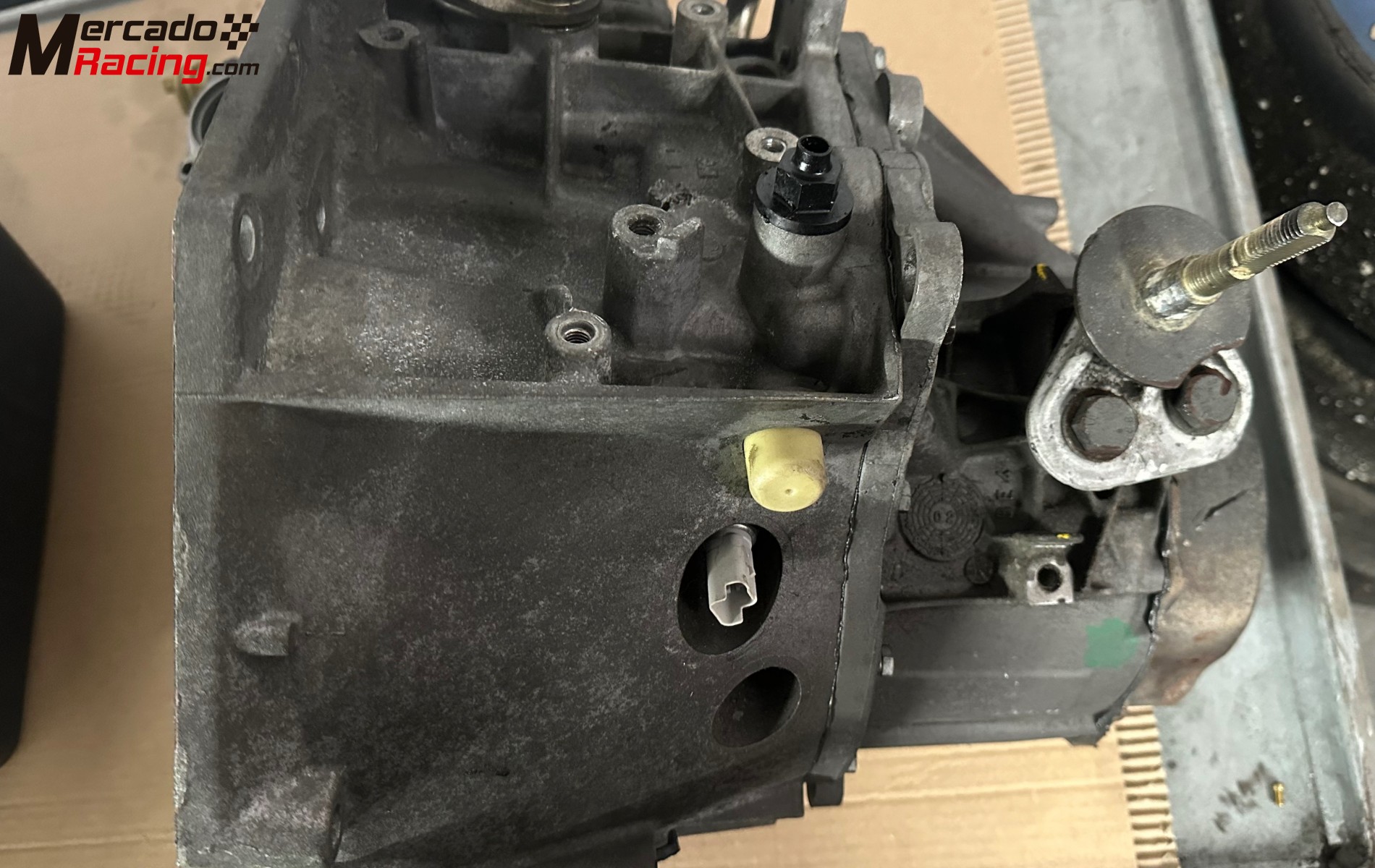 Caixa be3  para saxo com autoblocante