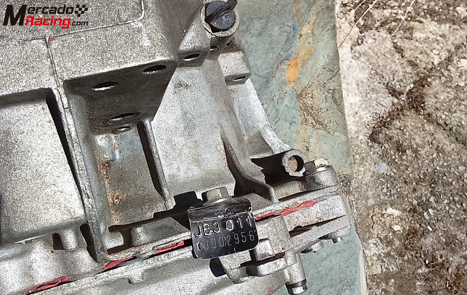 Se vende caja de cambios jb3 con autoblocante bacci romano y grupo cortó y relación cerrada revisa