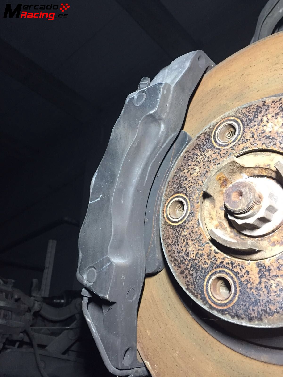 Frenos brembo 6 pistones y 4 pistones ( delanteros y trasero