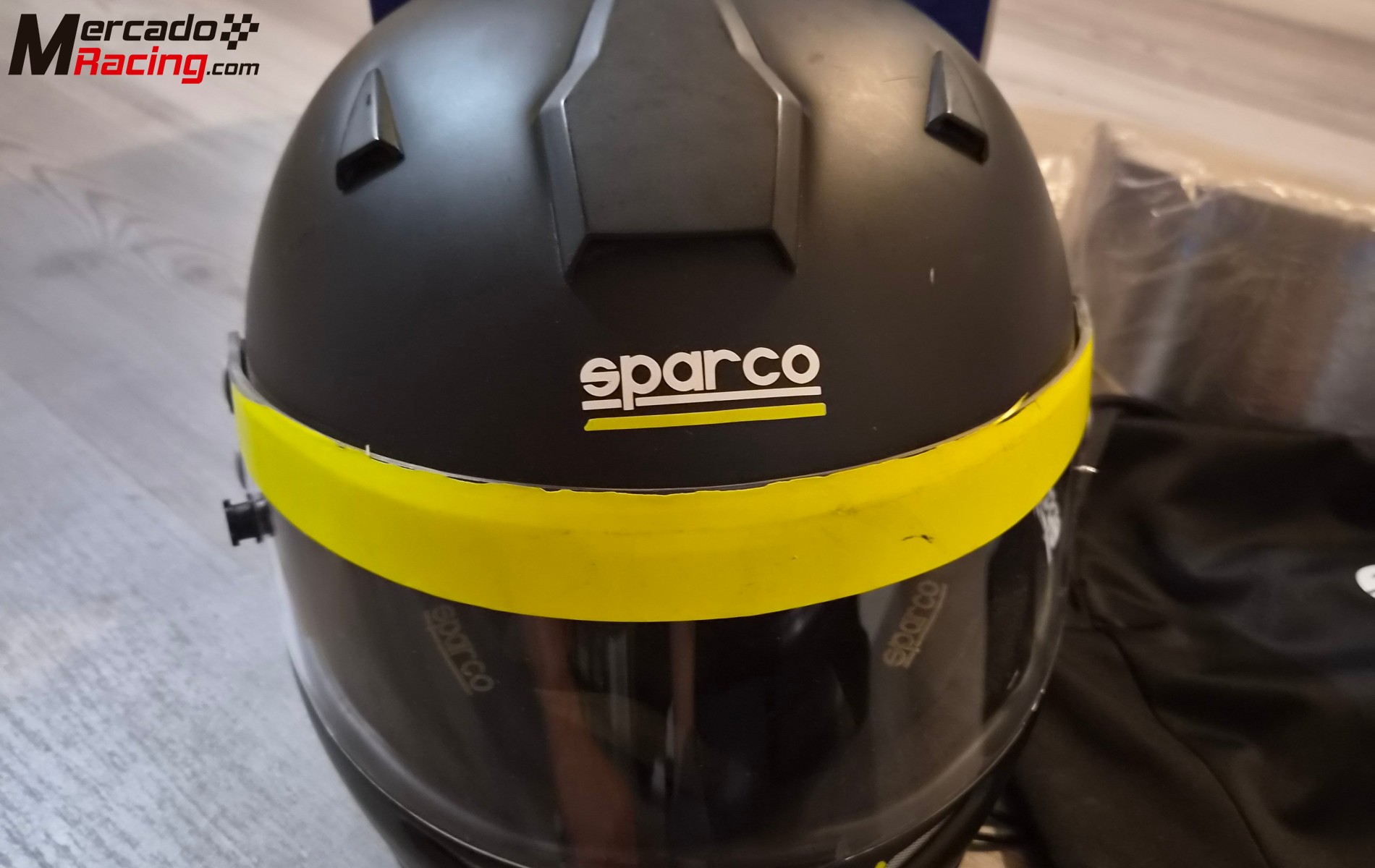 Casco sparco integral y hans.