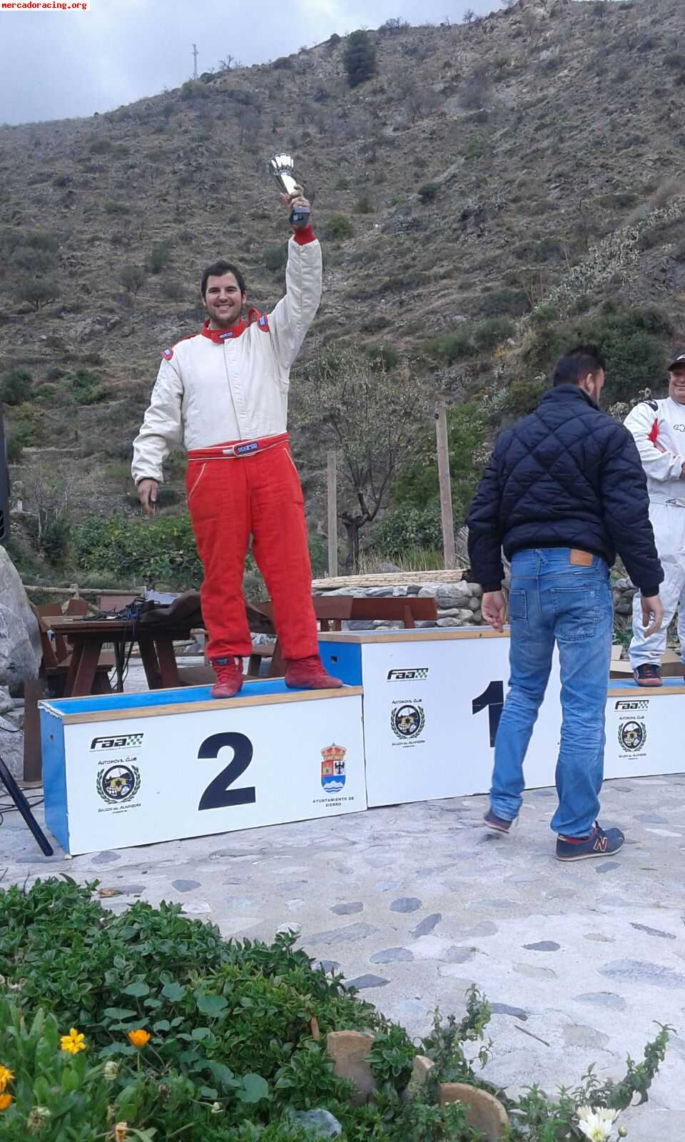 Se vende mono aparcó 140€