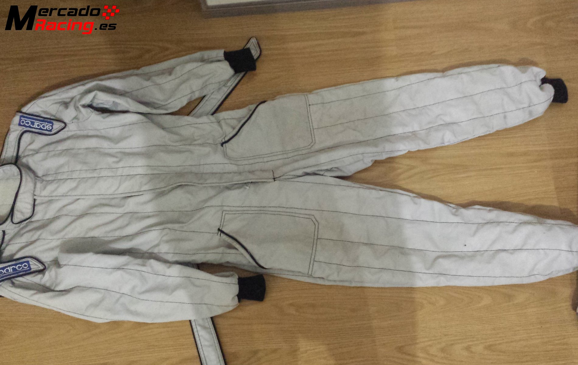 Mono  ignifugo sparco talla 52 . 