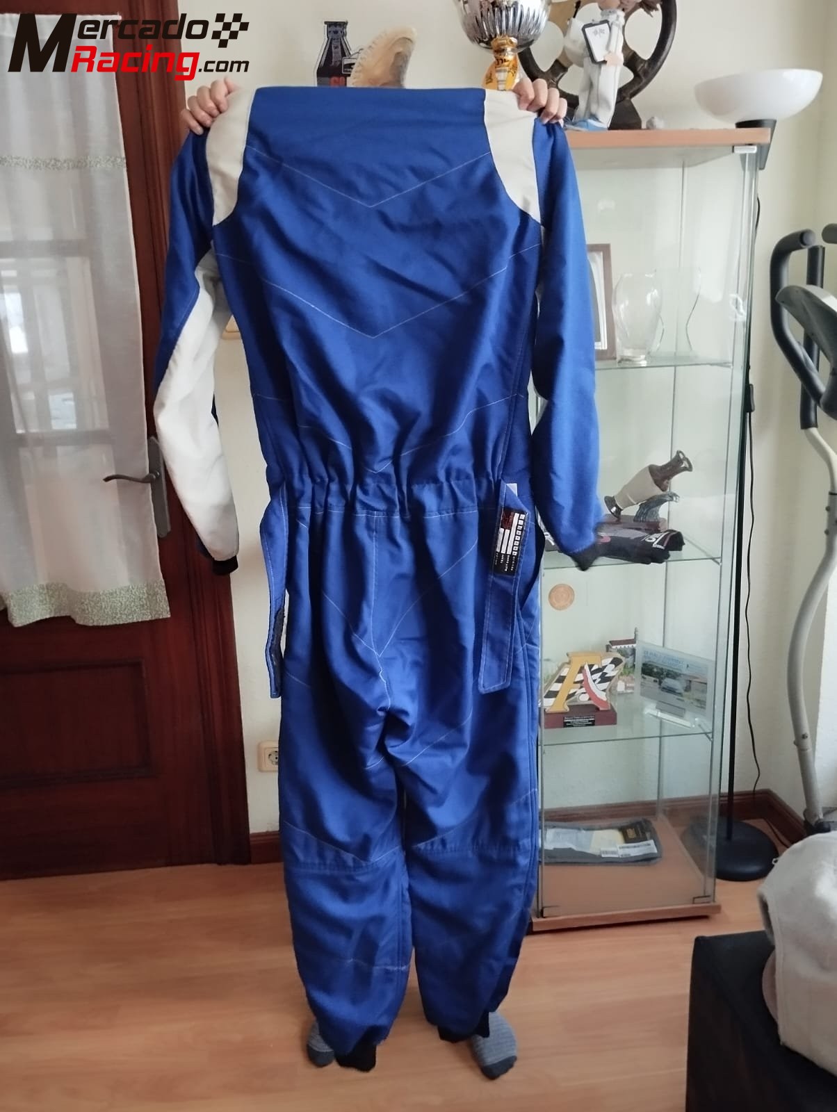 Mono ignifugo homologado. talla 56