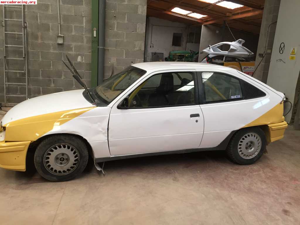 Opel kadet e gsi 2.0 16v 800€ con barras. 
