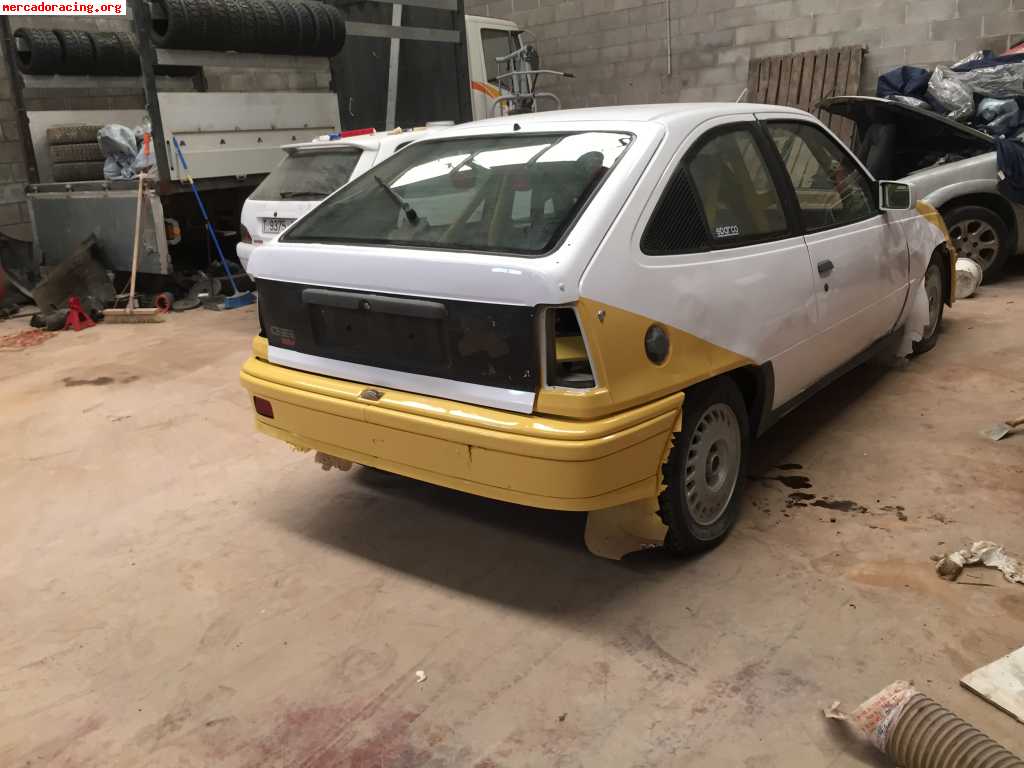 Opel kadet e gsi 2.0 16v 800€ con barras. 