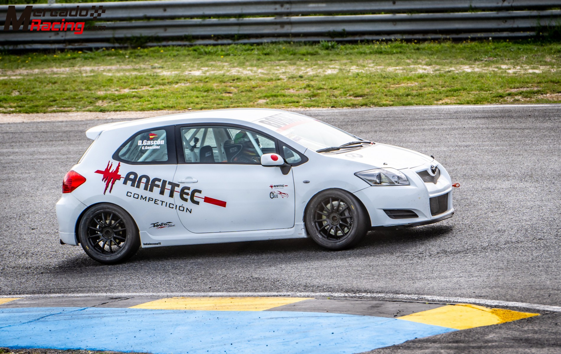 Toyota auris cup