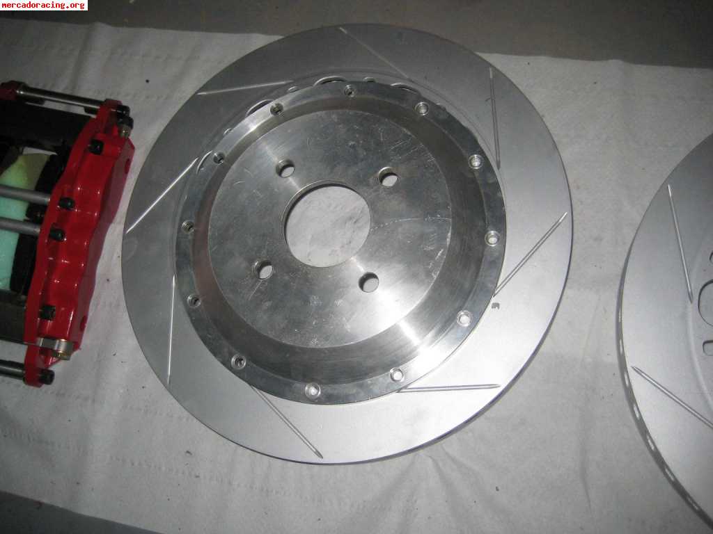 Frenos 343mm y 6 pistones cosworth 