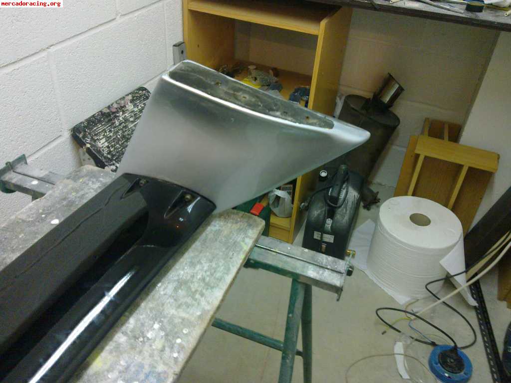 Vendo replica de aleron carbono de mitsubhisi evo