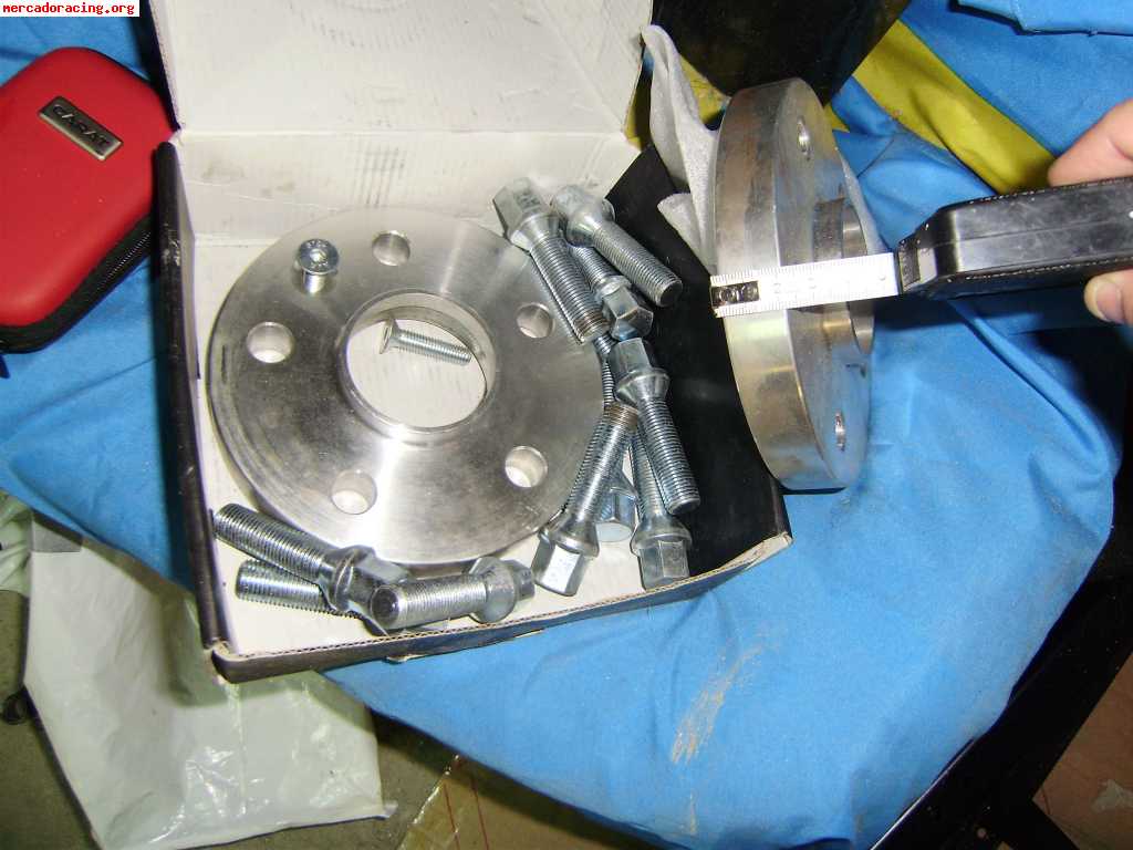 Vendo separadores 2cm,doble centraje para renault,volvo,ford