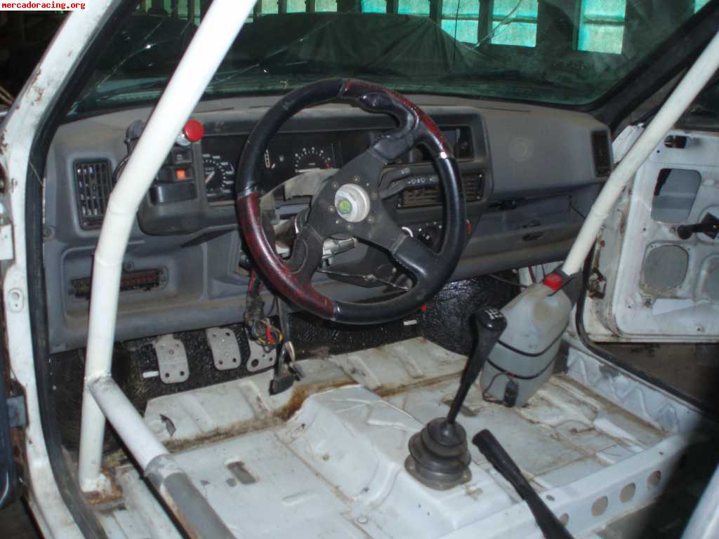 Piña de volante y barra de torretas de ford fiesta 1986