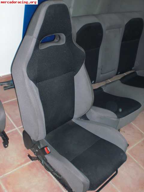 Interior completo de subaru impreza