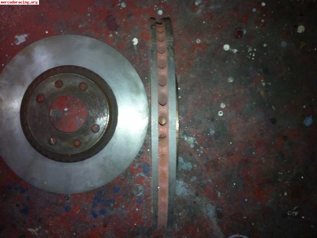 Se venden varios juegos de discos de freno brembo