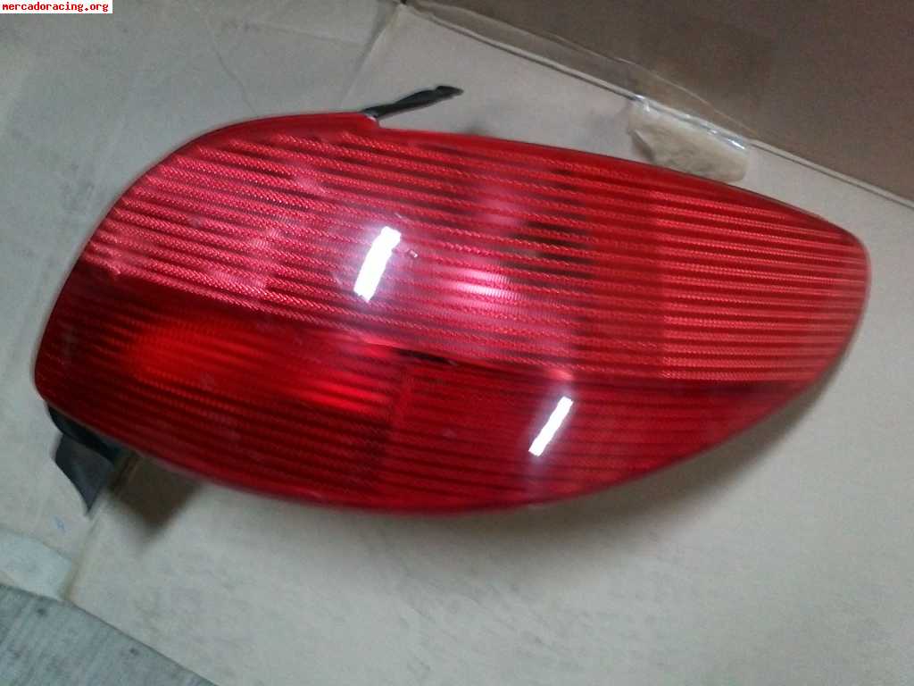 Faros trasero saxo y 206