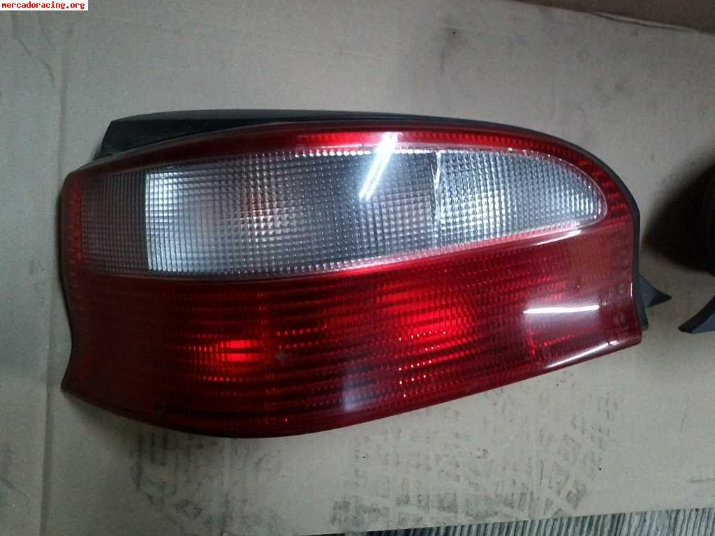 Faros trasero saxo y 206