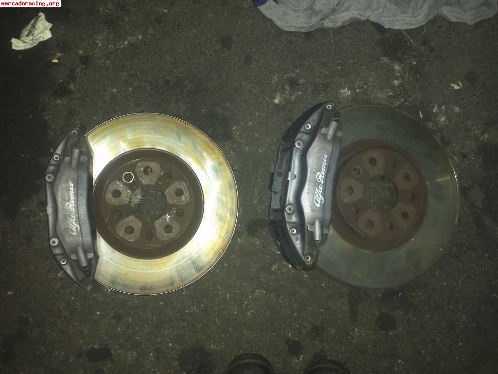 Pinzas brembo 4 pistomes   discos alfa romeo 