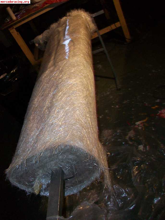 Vendo rollo de fibra de vidrio 1,20 x 140 metros aproximadam