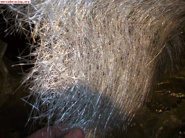 Vendo rollo de fibra de vidrio 1,20 x 140 metros aproximadam