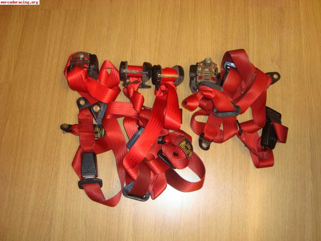 Cinturones rojos fiat chincochento renault 5 gt turbo saxo v