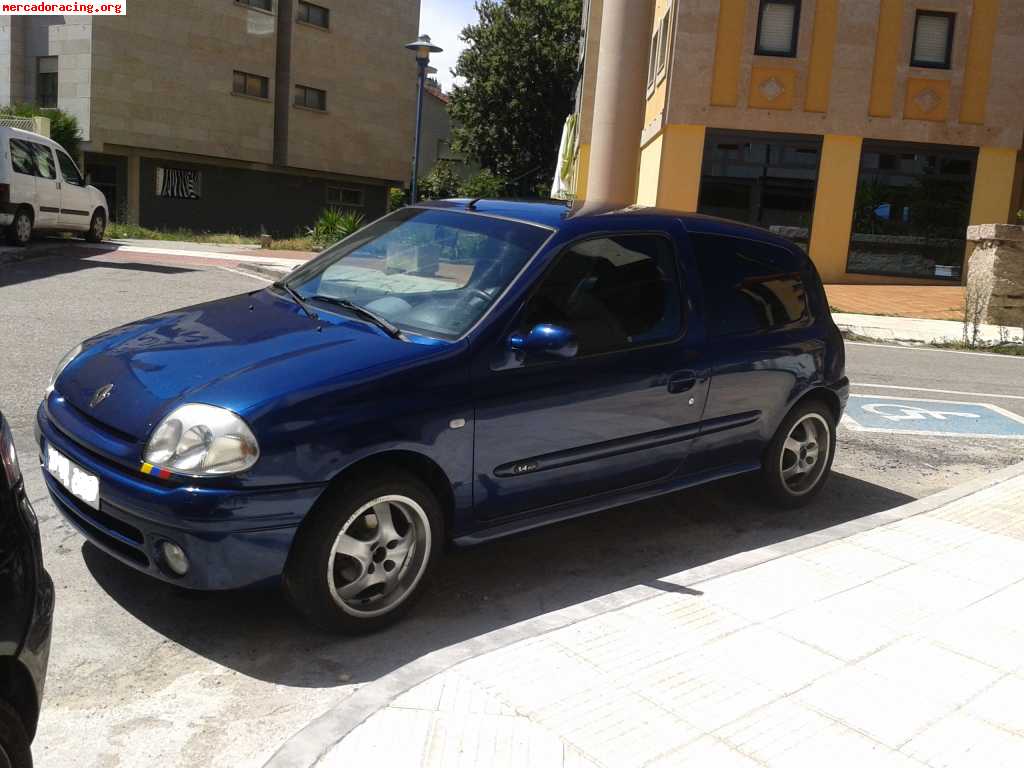 Vendo clio 2 fase 1 año 2001 1.4 16v 1900€ 