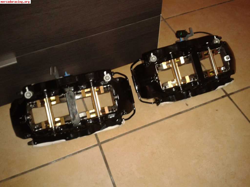 Vendo pinzas brembo modelo rs de 8pistones nuevas a estrenar