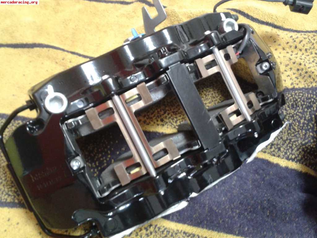 Vendo pinzas brembo modelo rs de 8pistones nuevas a estrenar