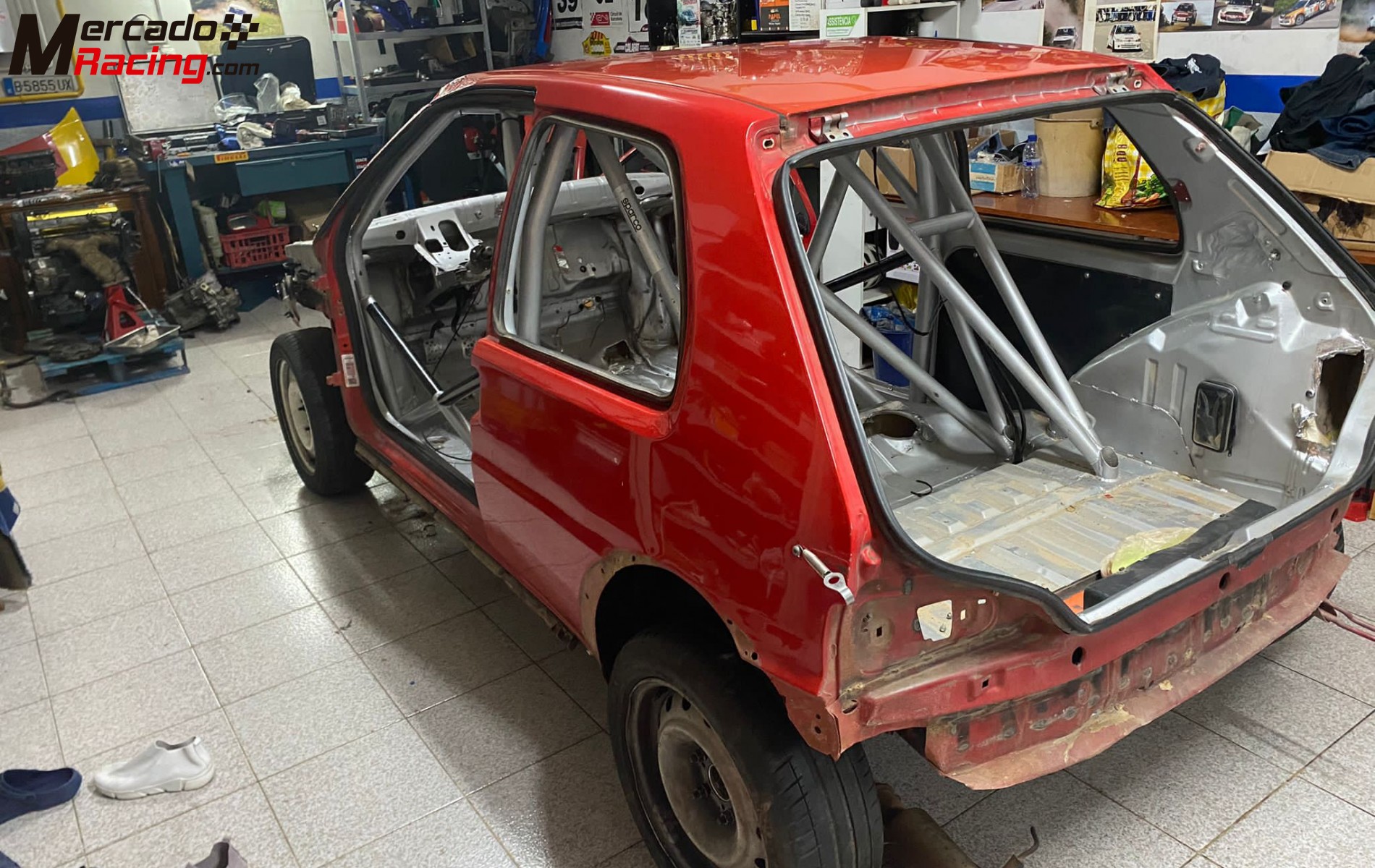 Carroceria peugeot 106 con golpe
