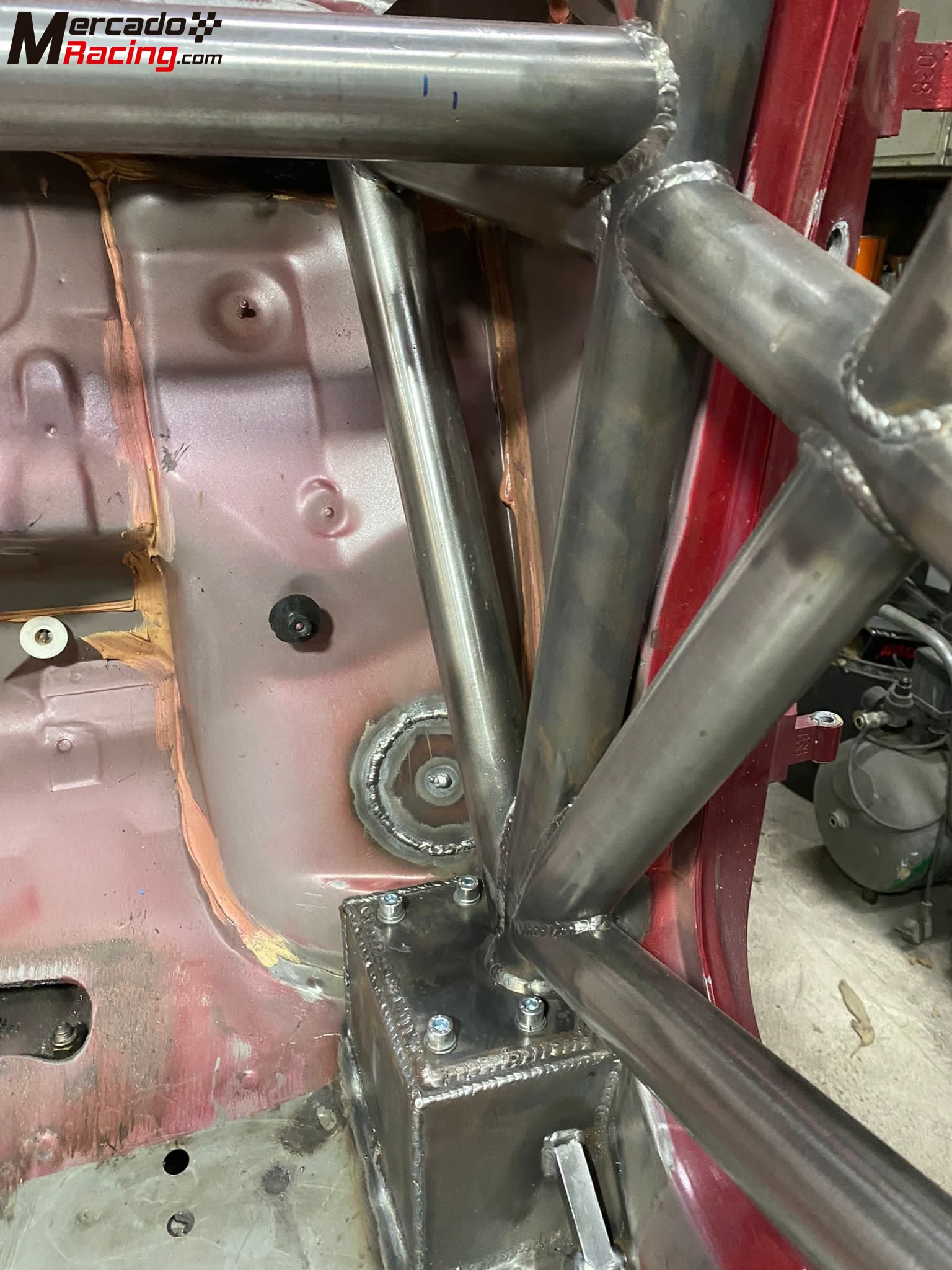 Se vende carroceria peugeot 106. documentada, sin golpes, sin oxidos.