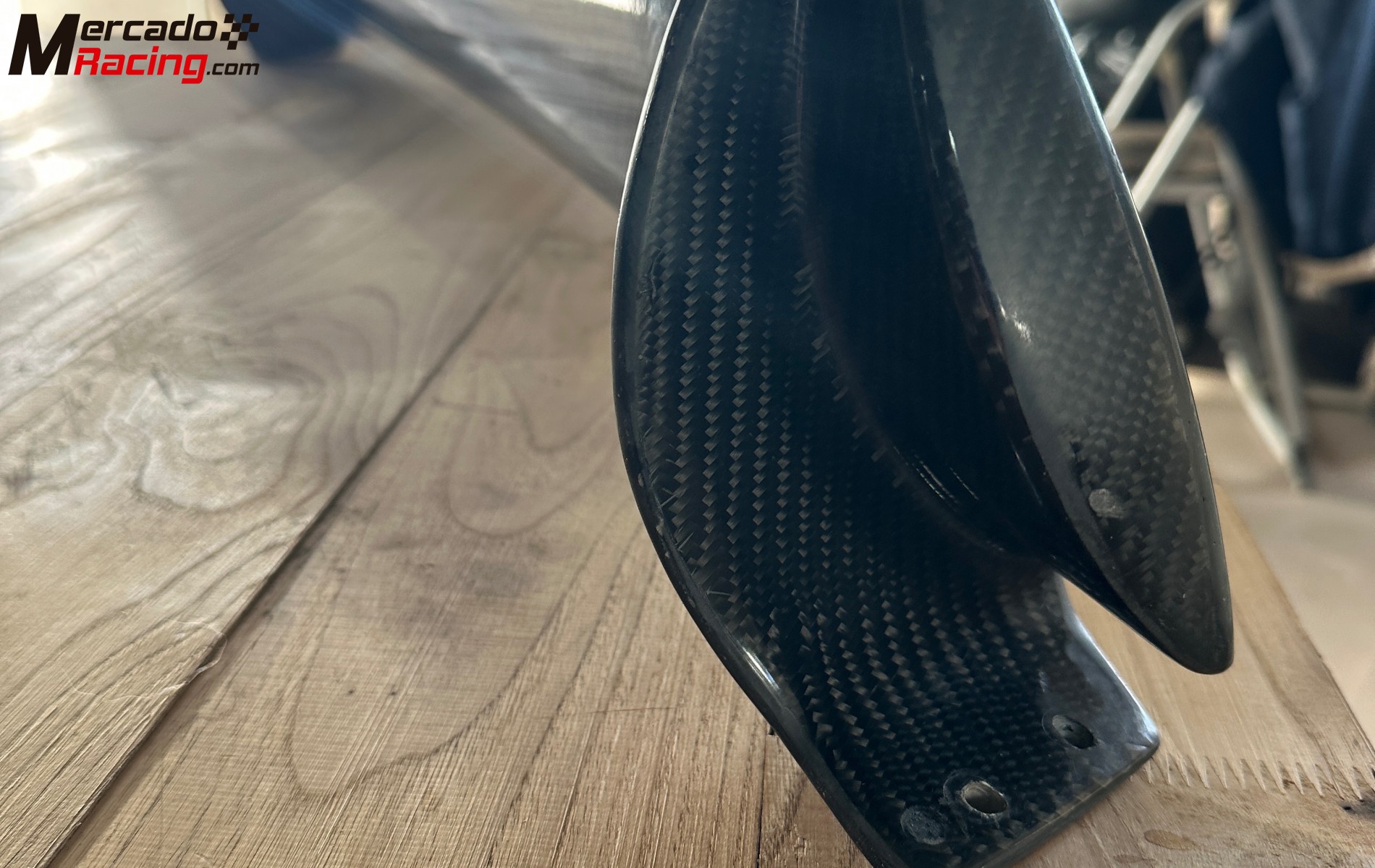 Aleron tipo kit car fibra carbono