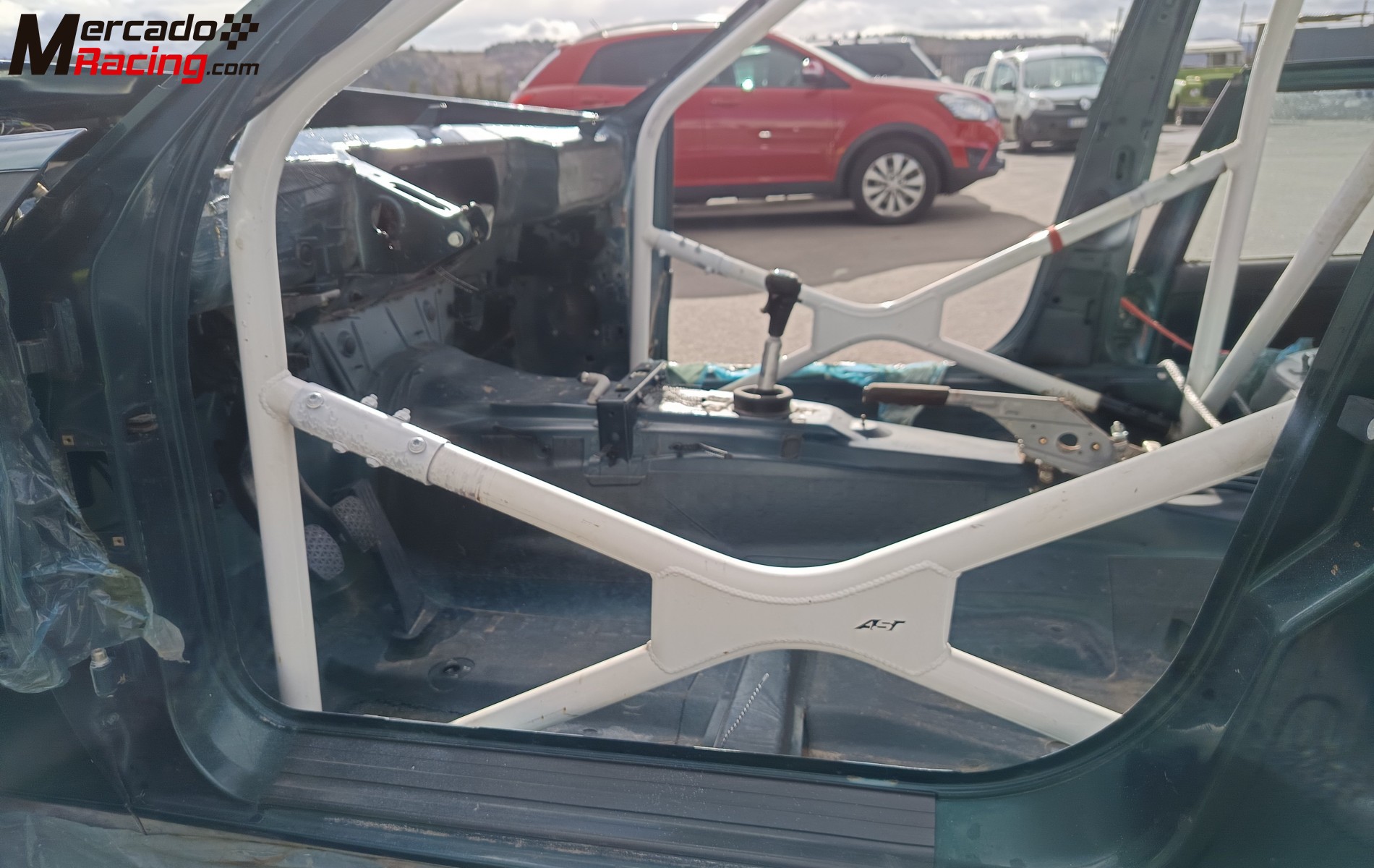 Carrocería con barras ast documentada