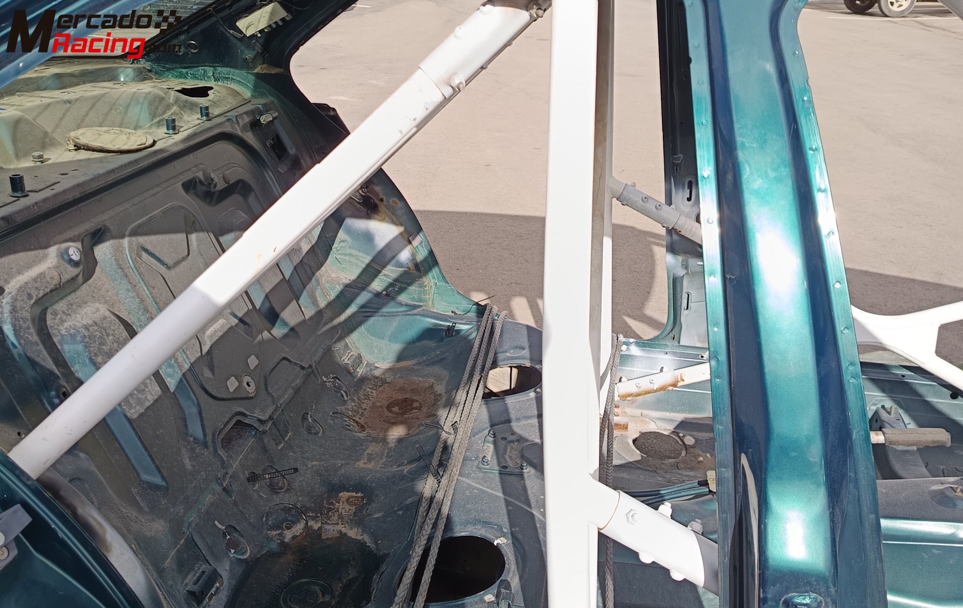 Carrocería con barras ast documentada