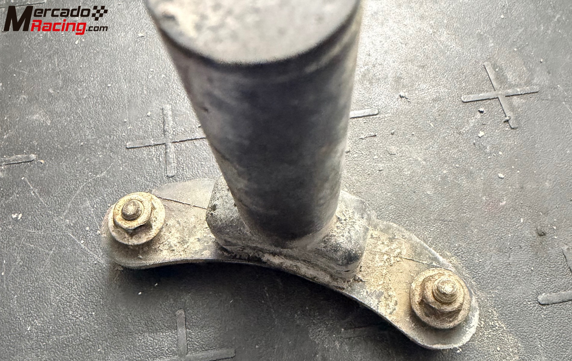 Enganche tapa depósito r5 gt turbo