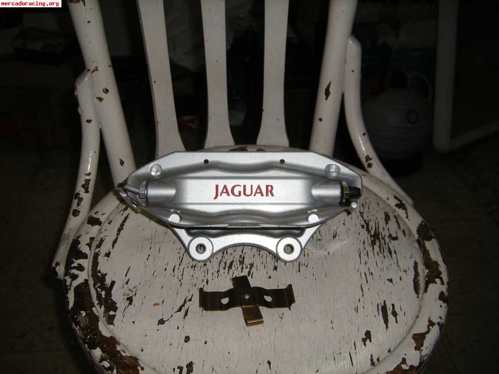 Vendo pinza de 4 pistones brembo procedente de jaguar