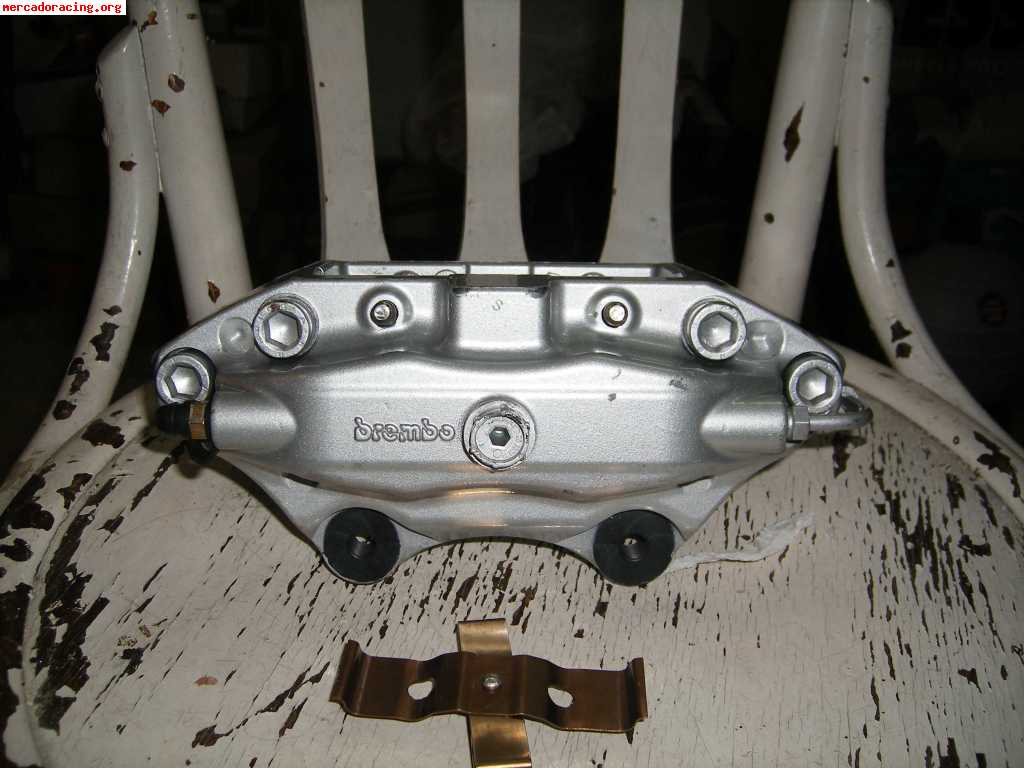 Vendo pinza de 4 pistones brembo procedente de jaguar