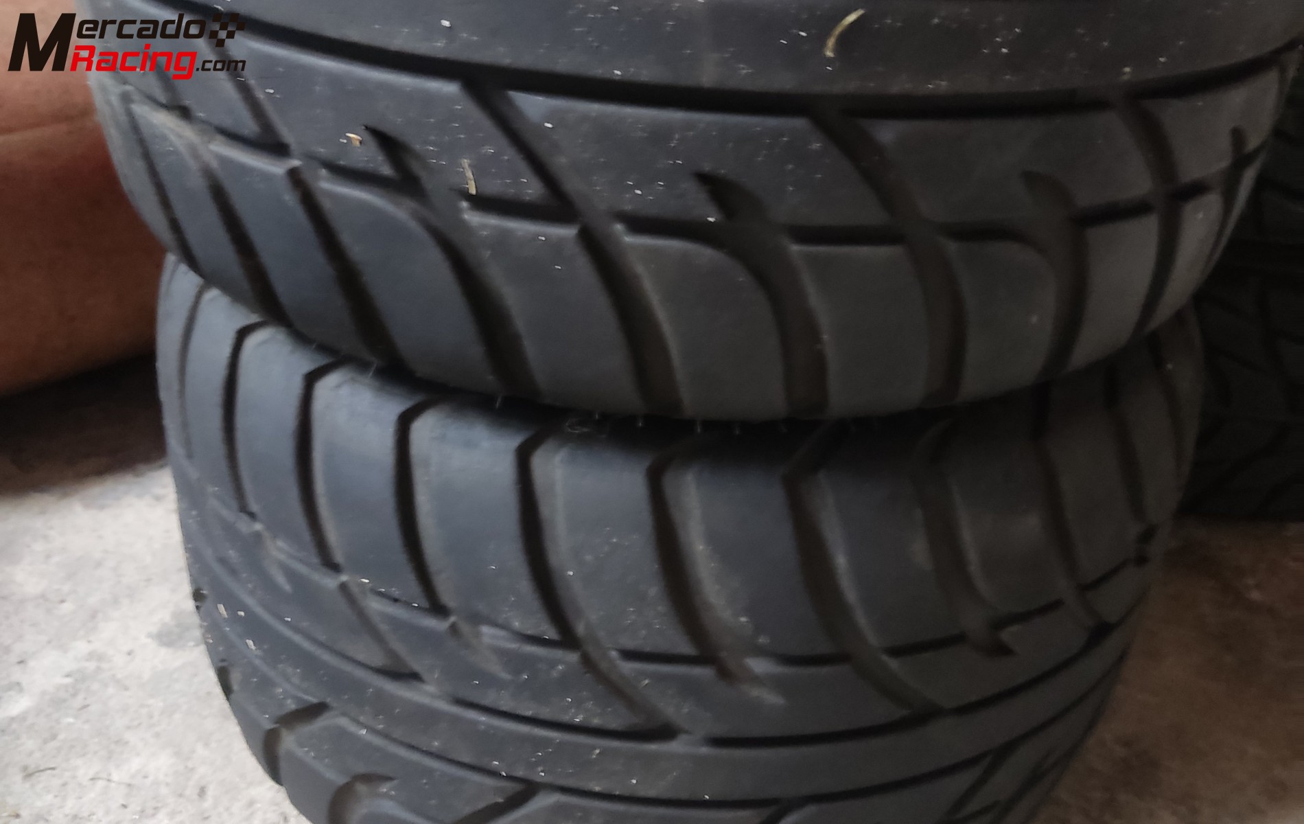 Neumáticos traseros maxxis asfalto 