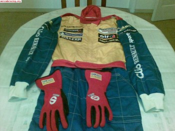 Se venden cascos y monos sparco