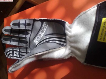 Se venden guantes sparco  a precio.