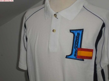 Polo bordadado b9 racing con bandera de españa.