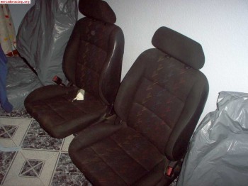 Se vende asientos delantero 106 rallye  120€ 