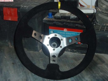 Volante y piña para cosworth