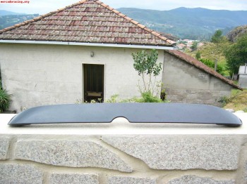 Se vende aleron trasero original saxo vts nuevo.