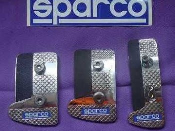 Vendo pedales sparco a estrenar universales 40€  