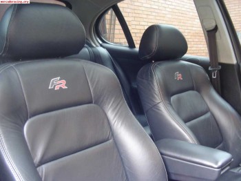 Asientos cuero leon fr tambien paneles de puerta 650€ 